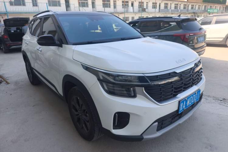 Used Kia Seltos 2023 1.5L CVT Luxury Edition Front Right 45 Deg