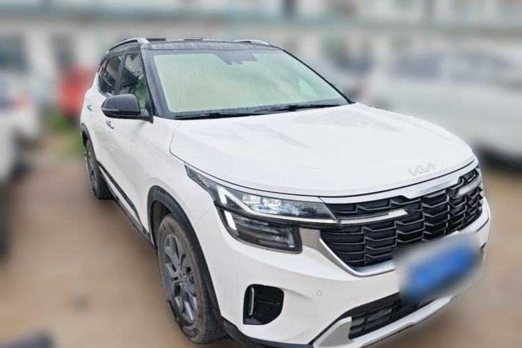 Used Kia Seltos 2023 1.5L CVT Luxury Edition Front Right 45 Deg