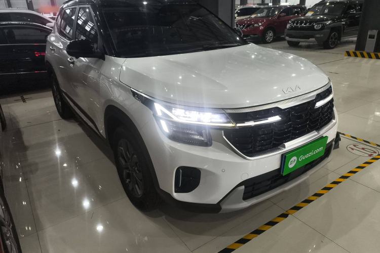 Used Kia Seltos 2023 1.5L CVT Luxury Edition Front Right 45 Deg