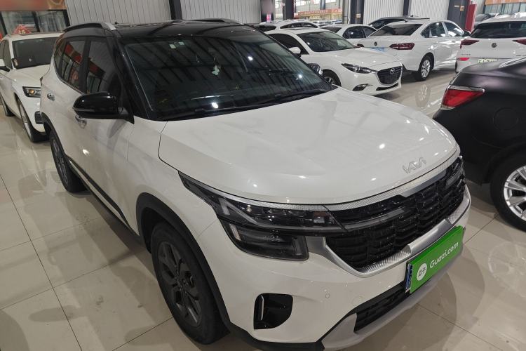 Used Kia Seltos 2023 1.5L CVT Luxury Edition Front Right 45 Deg