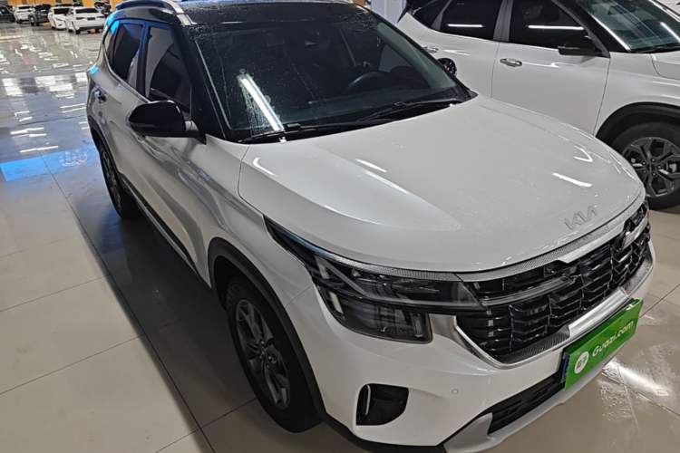 Used Kia Seltos 2023 1.5L CVT Luxury Edition Front Right 45 Deg