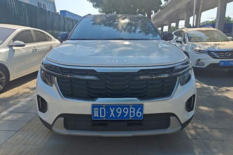 Used Kia Seltos 2023 1.5L CVT Luxury Edition Front