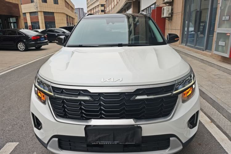 Used Kia Seltos 2023 1.5L CVT Luxury Edition Front