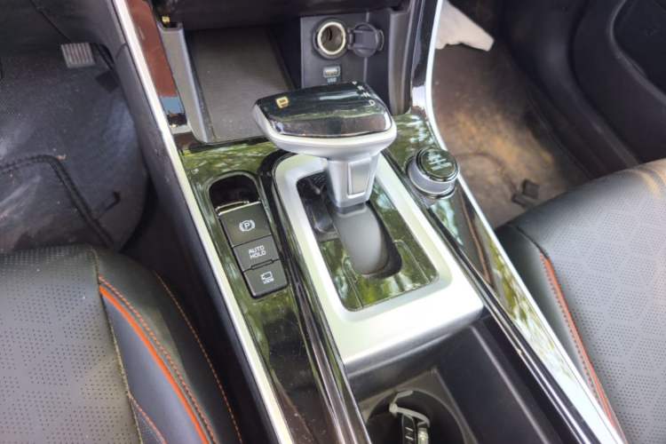 Used Kia Seltos 2023 1.5L CVT Luxury Edition Gear Lever