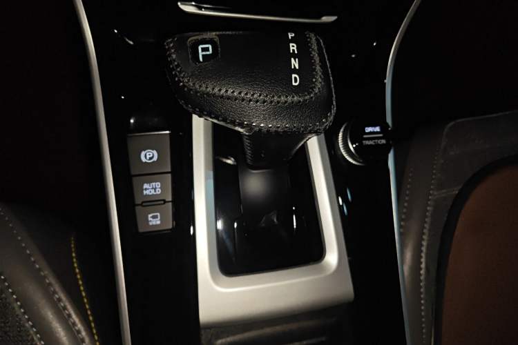 Used Kia Seltos 2023 1.5L CVT Comfort Edition Gear Lever
