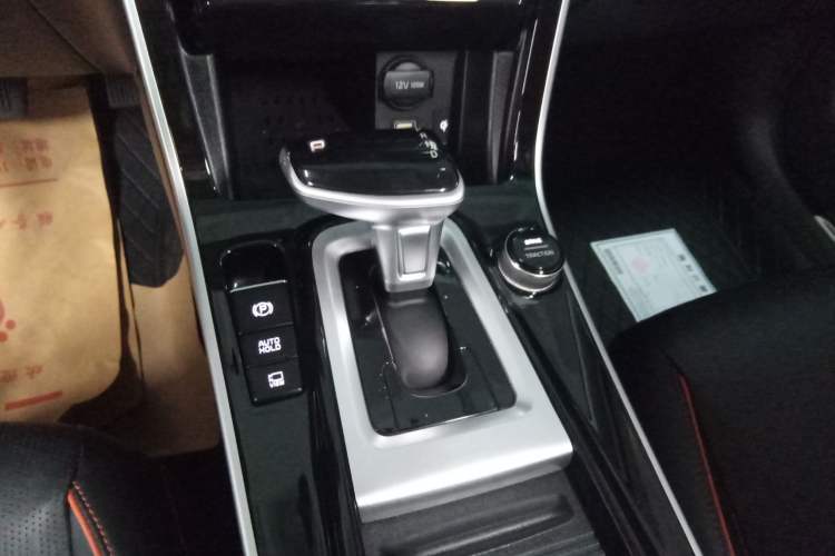 Used Kia Seltos 2023 1.5L CVT Luxury Edition Gear Lever
