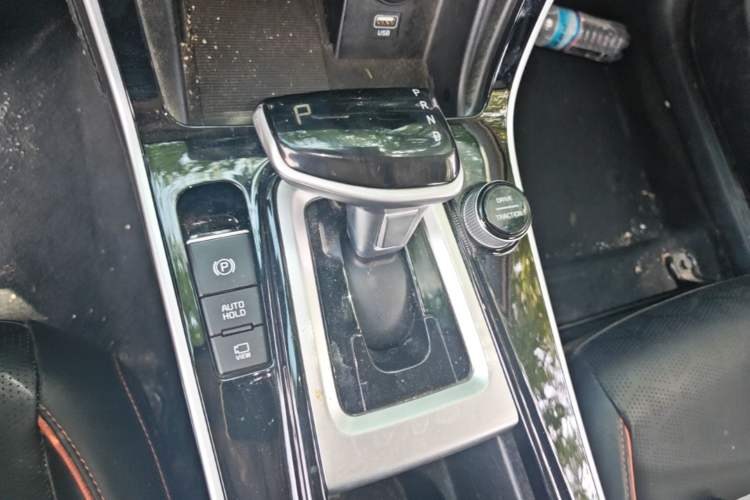 Used Kia Seltos 2023 1.5L CVT Luxury Edition Gear Lever