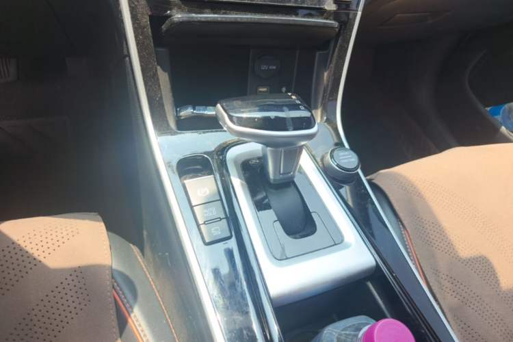 Used Kia Seltos 2023 1.5L CVT Luxury Edition Gear Lever