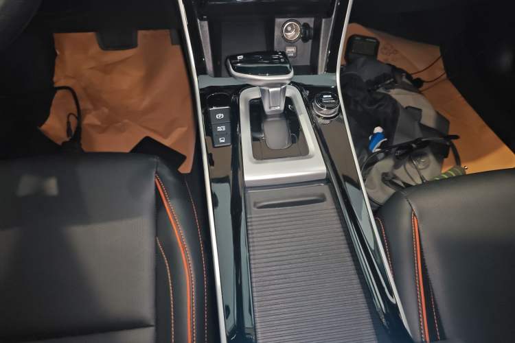Used Kia Seltos 2023 1.5L CVT Luxury Edition Gear Lever