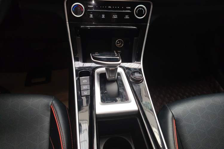 Used Kia Seltos 2023 1.5L CVT Luxury Edition Gear Lever