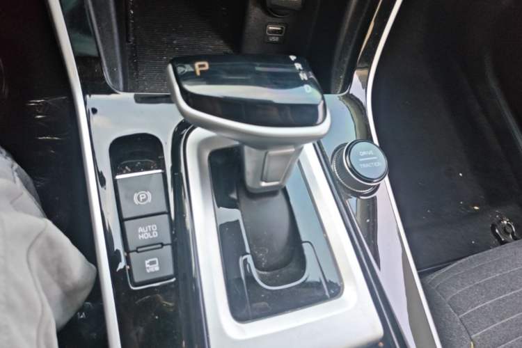 Used Kia Seltos 2023 1.5L CVT Comfort Edition Gear Lever