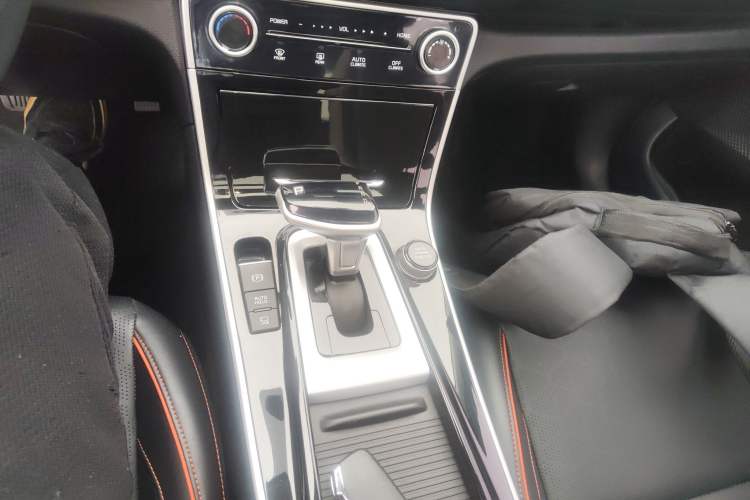 Used Kia Seltos 2023 1.5L CVT Luxury Edition Gear Lever