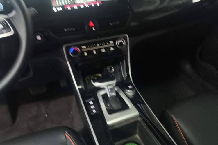 Used Kia Seltos 2023 1.5L CVT Luxury Edition Gear Lever