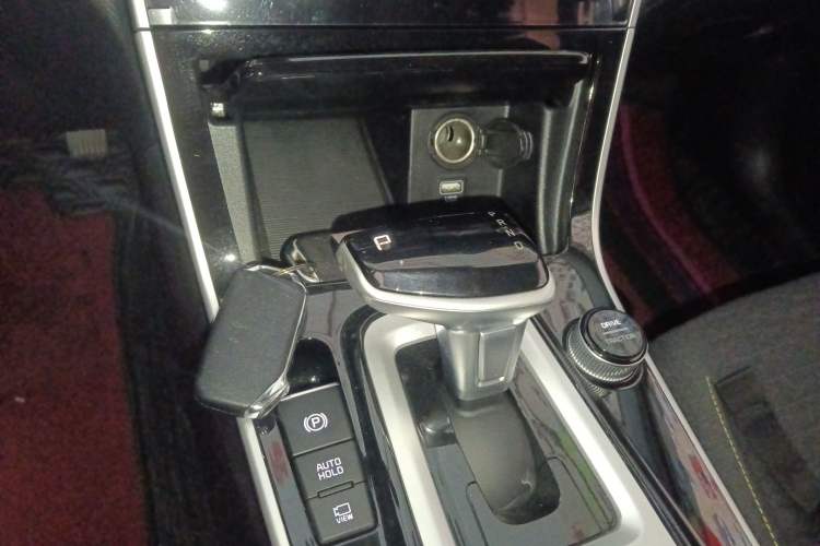 Used Kia Seltos 2023 1.5L CVT Comfort Edition Gear Lever