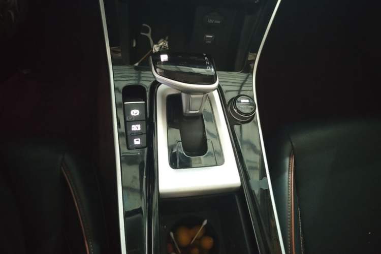 Used Kia Seltos 2023 1.5L CVT Luxury Edition Gear Lever