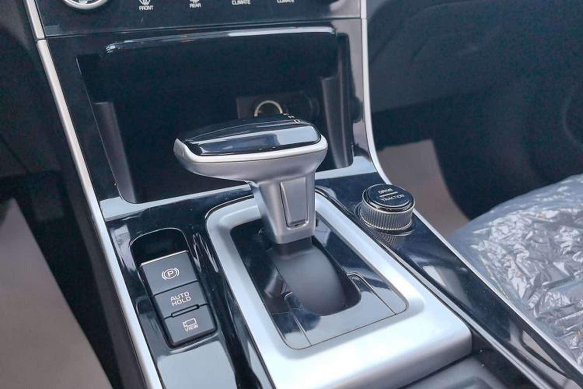 Used Kia Seltos 2023 1.5L CVT Comfort Edition Gear Lever