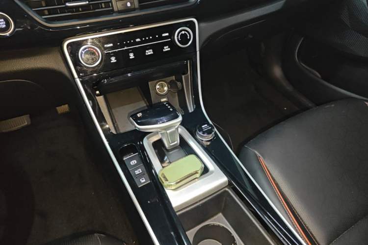Used Kia Seltos 2023 1.5L CVT Luxury Edition Gear Lever