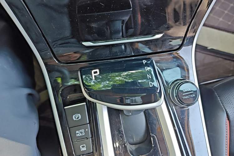 Used Kia Seltos 2023 1.5L CVT Luxury Edition Gear Lever