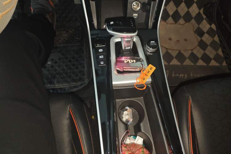 Used Kia Seltos 2023 1.5L CVT Luxury Edition Gear Lever