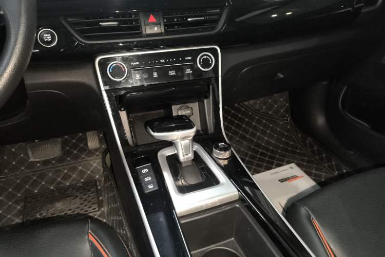 Used Kia Seltos 2023 1.5L CVT Luxury Edition Gear Lever