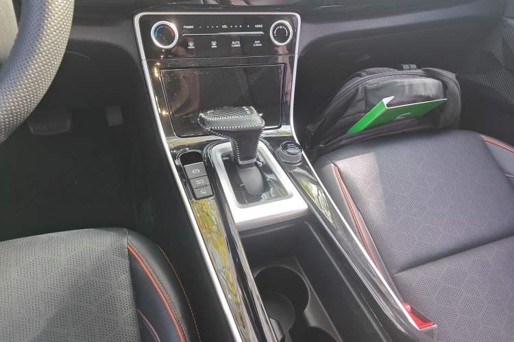 Used Kia Seltos 2023 1.5L CVT Luxury Edition Gear Lever