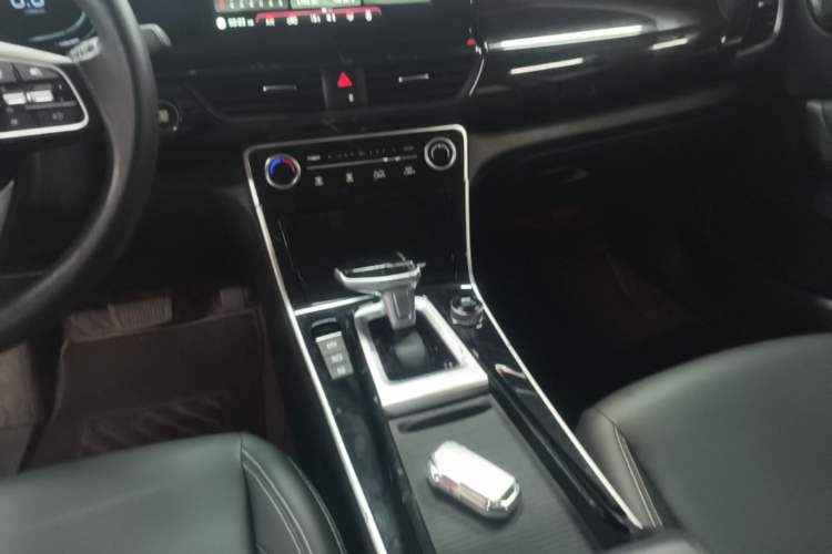 Used Kia Seltos 2023 1.5L CVT Comfort Edition Gear Lever