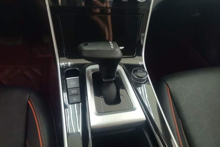 Used Kia Seltos 2023 1.5L CVT Luxury Edition Gear Lever