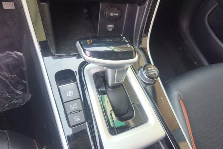 Used Kia Seltos 2023 1.5L CVT Luxury Edition Gear Lever