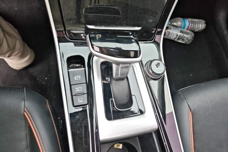 Used Kia Seltos 2023 1.5L CVT Luxury Edition Gear Lever