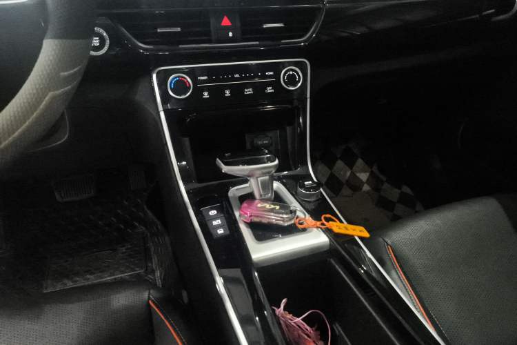 Used Kia Seltos 2023 1.5L CVT Luxury Edition Gear Lever