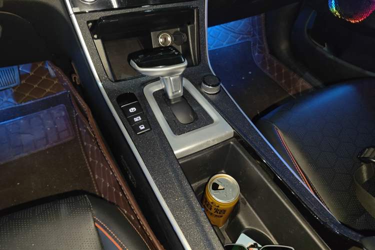 Used Kia Seltos 2023 1.5L CVT Luxury Edition Gear Lever