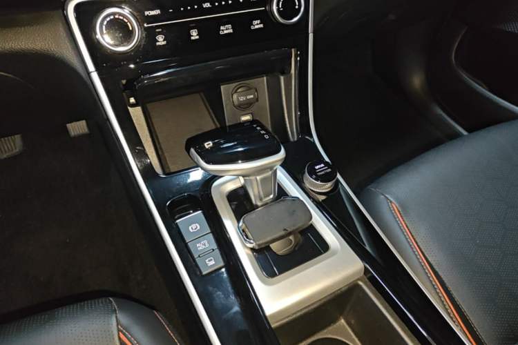 Used Kia Seltos 2023 1.5L CVT Luxury Edition Gear Lever