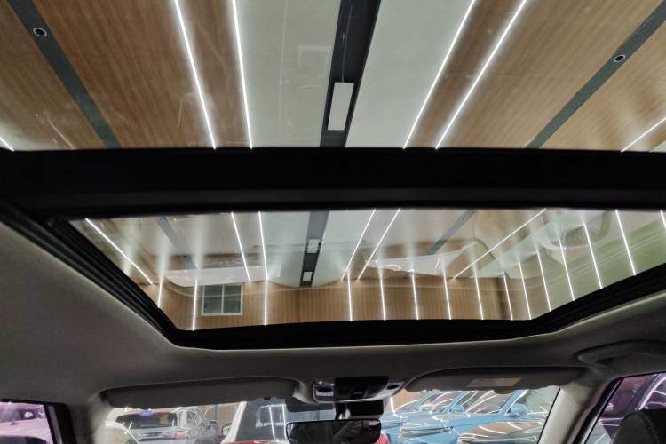 Used Kia Seltos 2023 1.5L CVT Luxury Edition Headliner