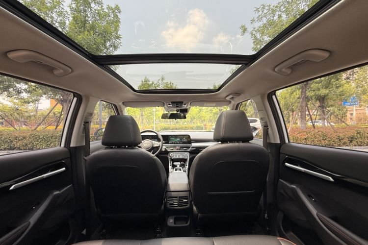 Used Kia Seltos 2023 1.5L CVT Luxury Edition Headliner
