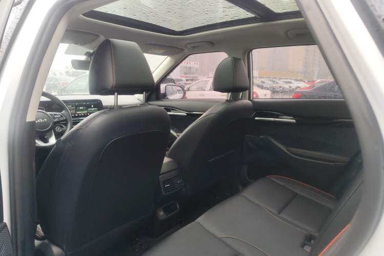 Used Kia Seltos 2023 1.5L CVT Luxury Edition Headliner
