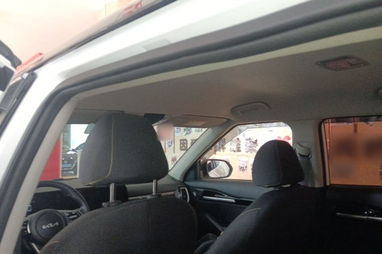 Used Kia Seltos 2023 1.5L CVT Comfort Edition Headliner