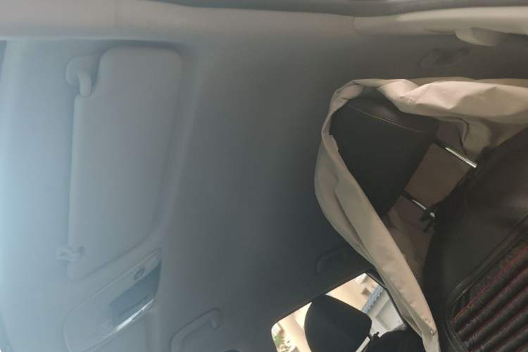 Used Kia Seltos 2023 1.5L CVT Comfort Edition Headliner