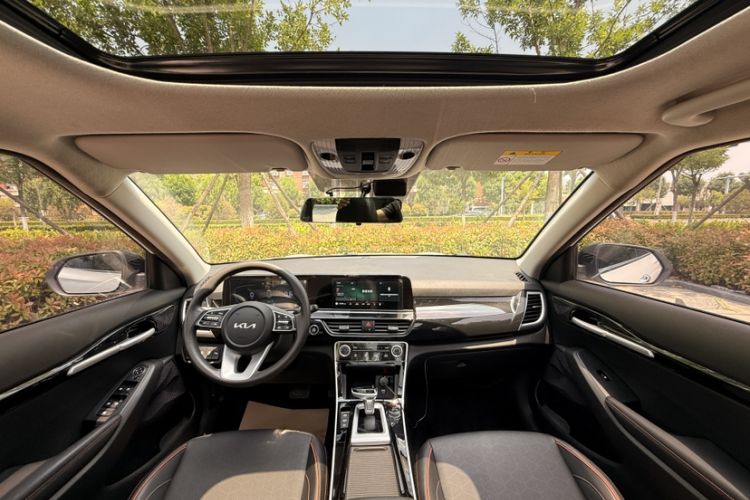 Used Kia Seltos 2023 1.5L CVT Luxury Edition Interior 1