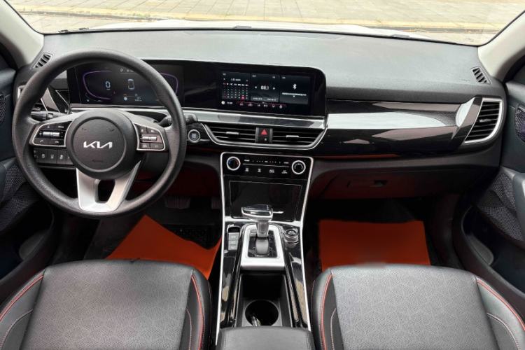 Used Kia Seltos 2023 1.5L CVT Luxury Edition Interior 1