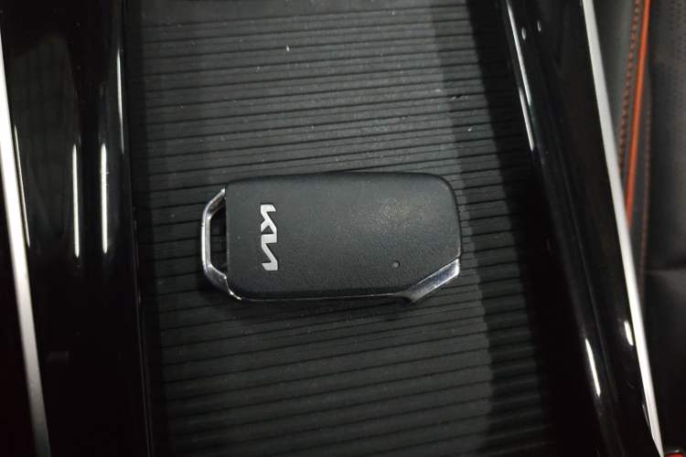 Used Kia Seltos 2023 1.5L CVT Luxury Edition Interior 1