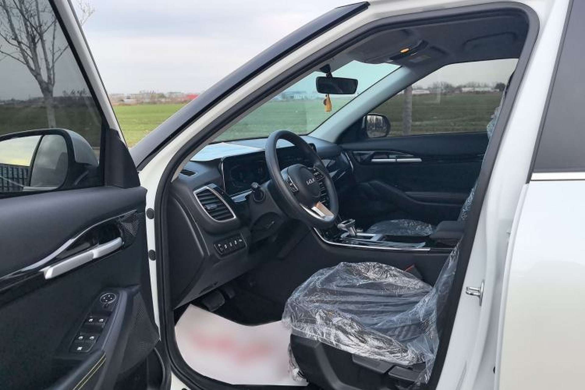 Used Kia Seltos 2023 1.5L CVT Comfort Edition Interior 1