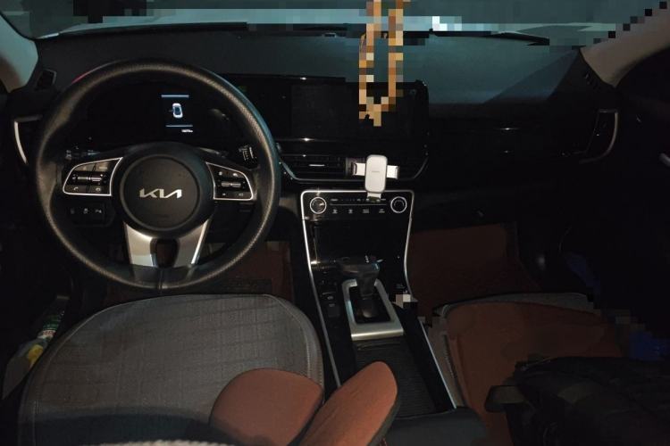 Used Kia Seltos 2023 1.5L CVT Comfort Edition Interior 2