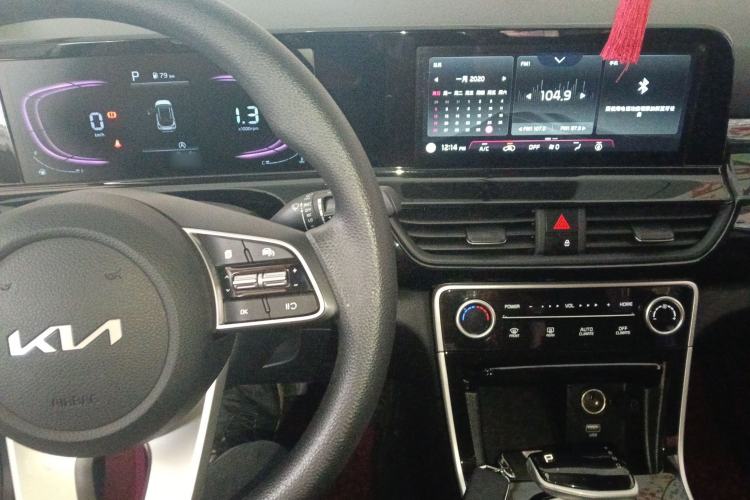 Used Kia Seltos 2023 1.5L CVT Comfort Edition Interior 2