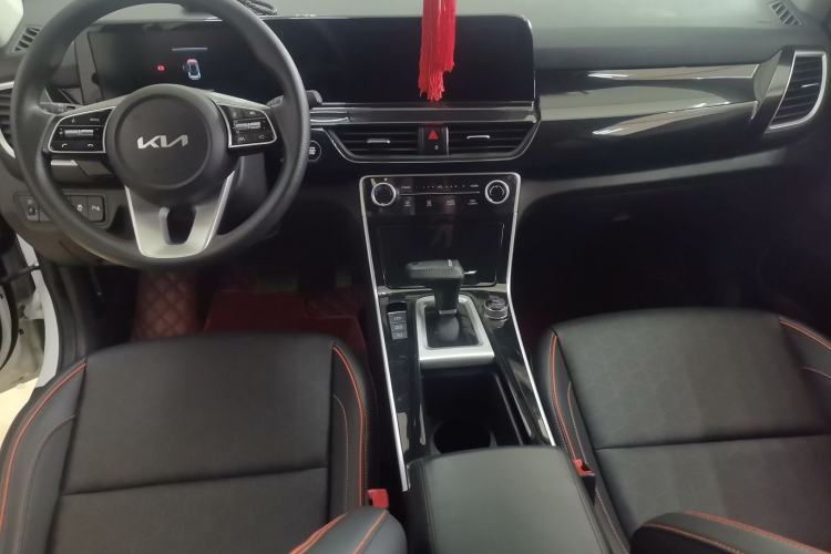Used Kia Seltos 2023 1.5L CVT Luxury Edition Interior 2