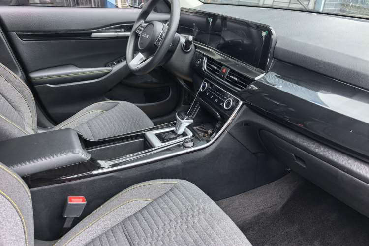 Used Kia Seltos 2023 1.5L CVT Comfort Edition Interior 3