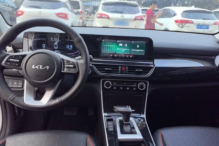 Used Kia Seltos 2023 1.5L CVT Luxury Edition Interior 3