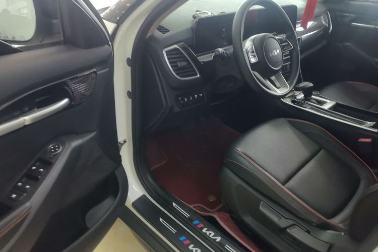 Used Kia Seltos 2023 1.5L CVT Luxury Edition Interior 3