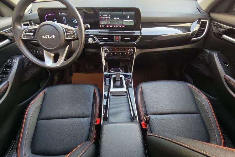 Used Kia Seltos 2023 1.5L CVT Luxury Edition Interior 4