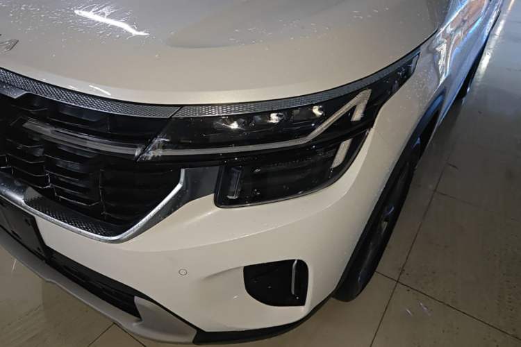 Used Kia Seltos 2023 1.5L CVT Luxury Edition Left Front Headlight