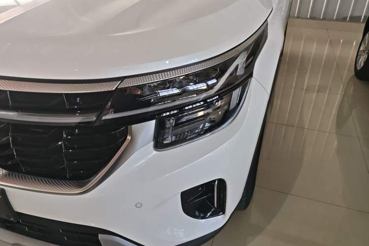 Used Kia Seltos 2023 1.5L CVT Luxury Edition Left Front Headlight